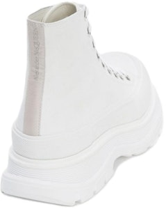 (W) Alexander McQueen Tread Slick Boot 'Putih' 697080-W4MV2-9000 Shop (W) Alexander McQueen Tread Slick Boot 'Putih' 697080-W4MV2-9000