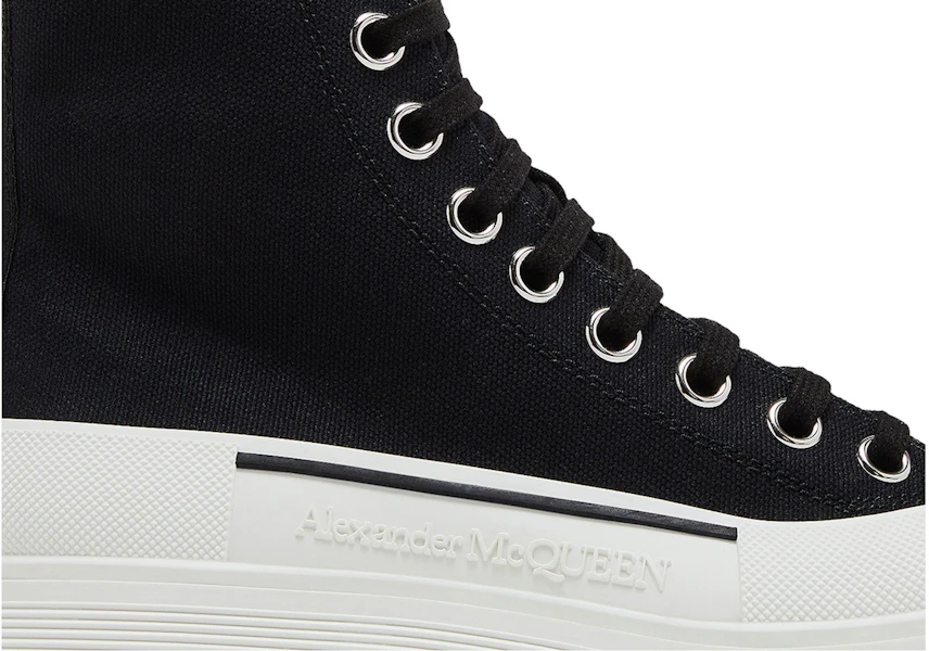 (W) アレキサンダー・マックイーン トレッド スリック ブーツ (黒白) 611706W4MV21070/697080W4MV21070 Lookbook (W) アレキサンダー・マックイーン トレッド スリック ブーツ (黒白) 611706W4MV21070/697080W4MV21070