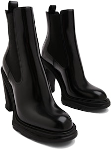 (W) Alexander McQueen Tread Slick Chelsea Boot 'Hitam' 678530WHZ841000 Lookbook (W) Alexander McQueen Tread Slick Chelsea Boot 'Hitam' 678530WHZ841000