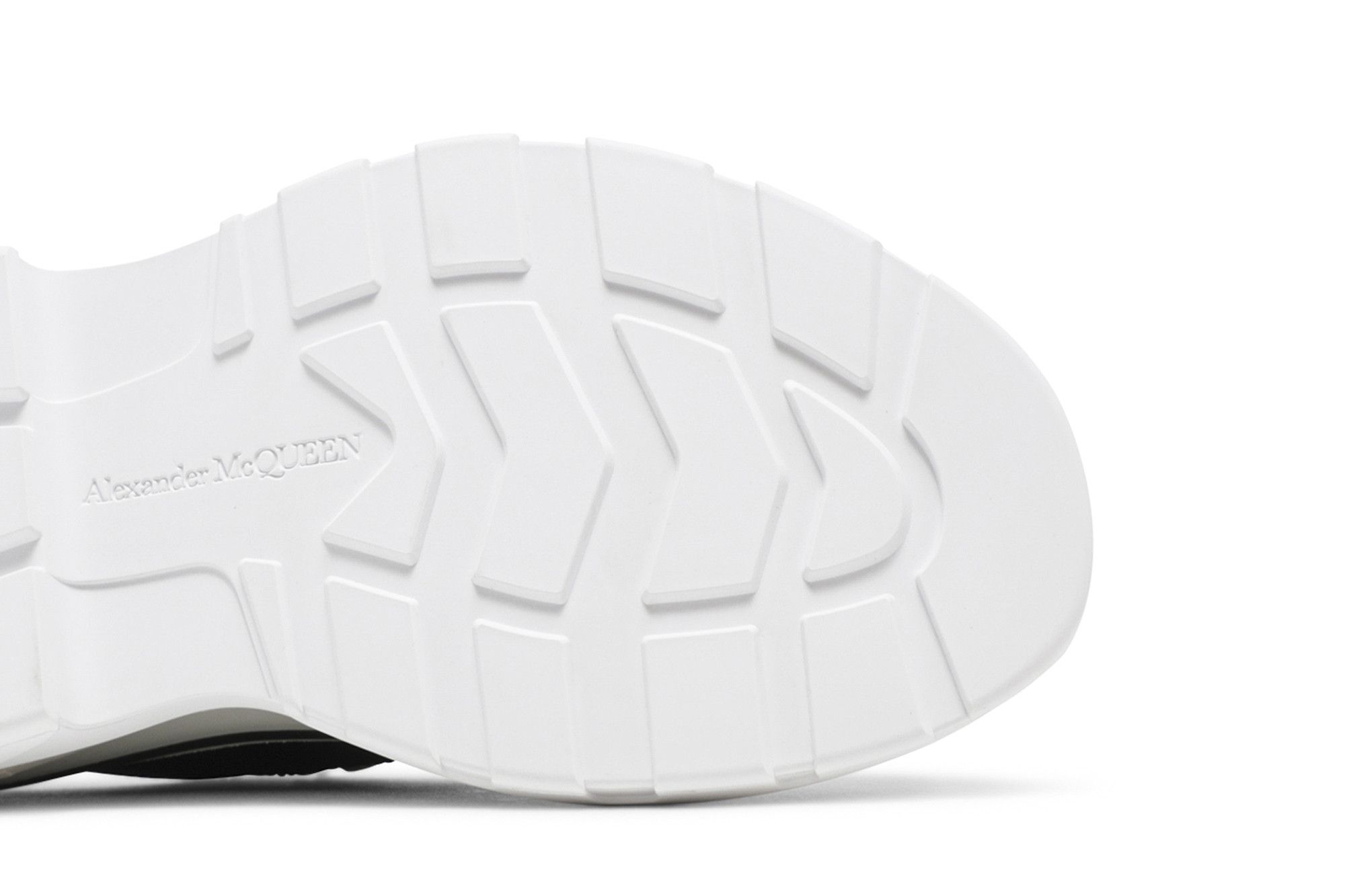 Details for 亞歷山大麥昆 Alexander McQueen Tread Slick 帆布 系帶圓頭復古 短筒 馬丁靴 女款 黑白