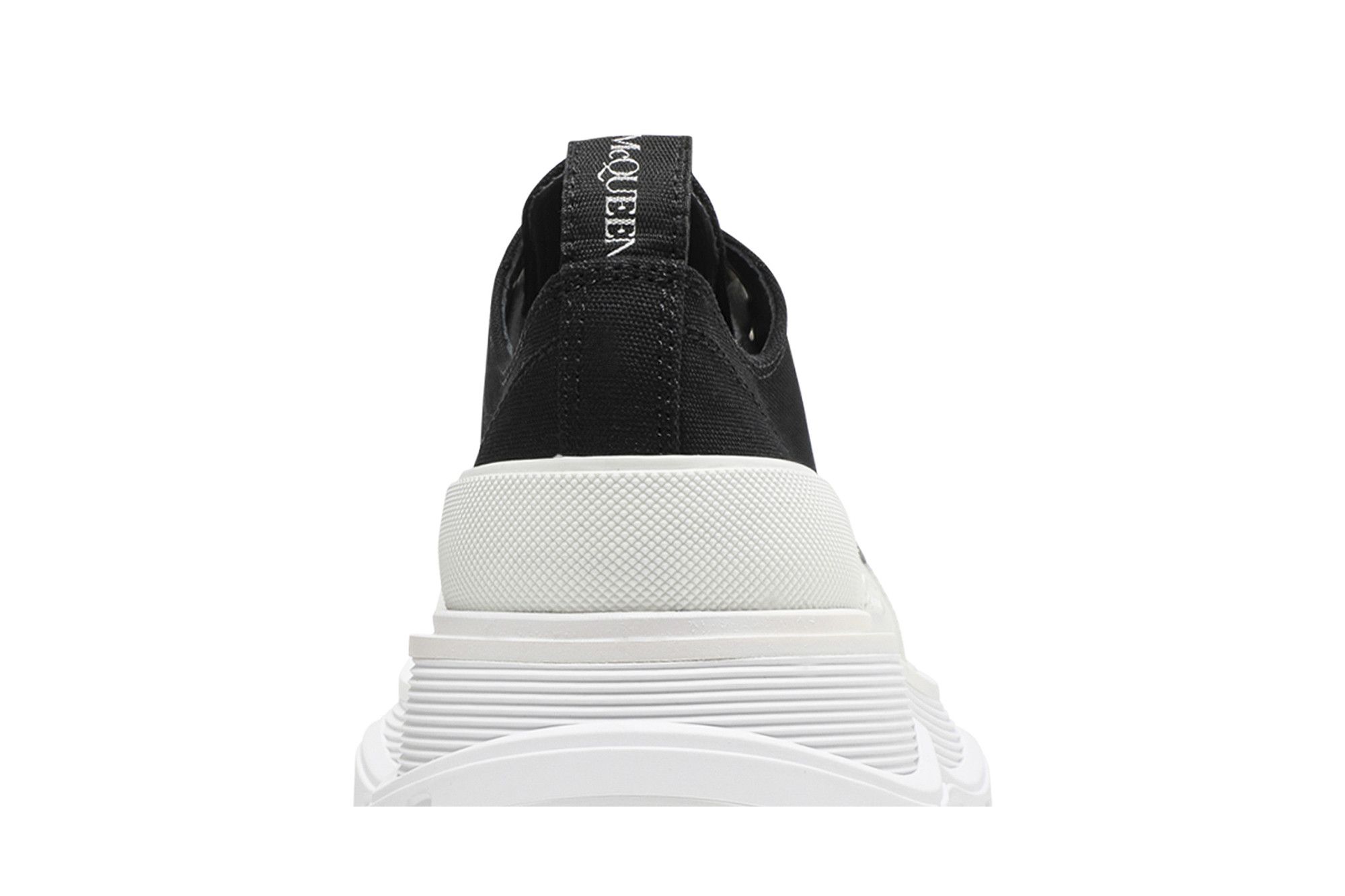 Cheap 亞歷山大麥昆 Alexander McQueen Tread Slick 帆布 系帶圓頭復古 短筒 馬丁靴 女款 黑白