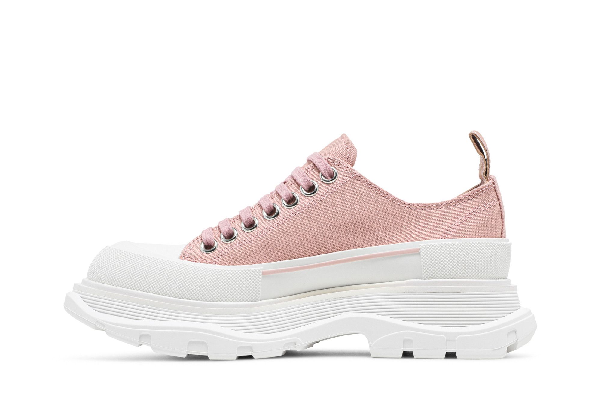 Shop Alexander McQueen Tread Slick 系帶馬丁靴 女款 木蘭色