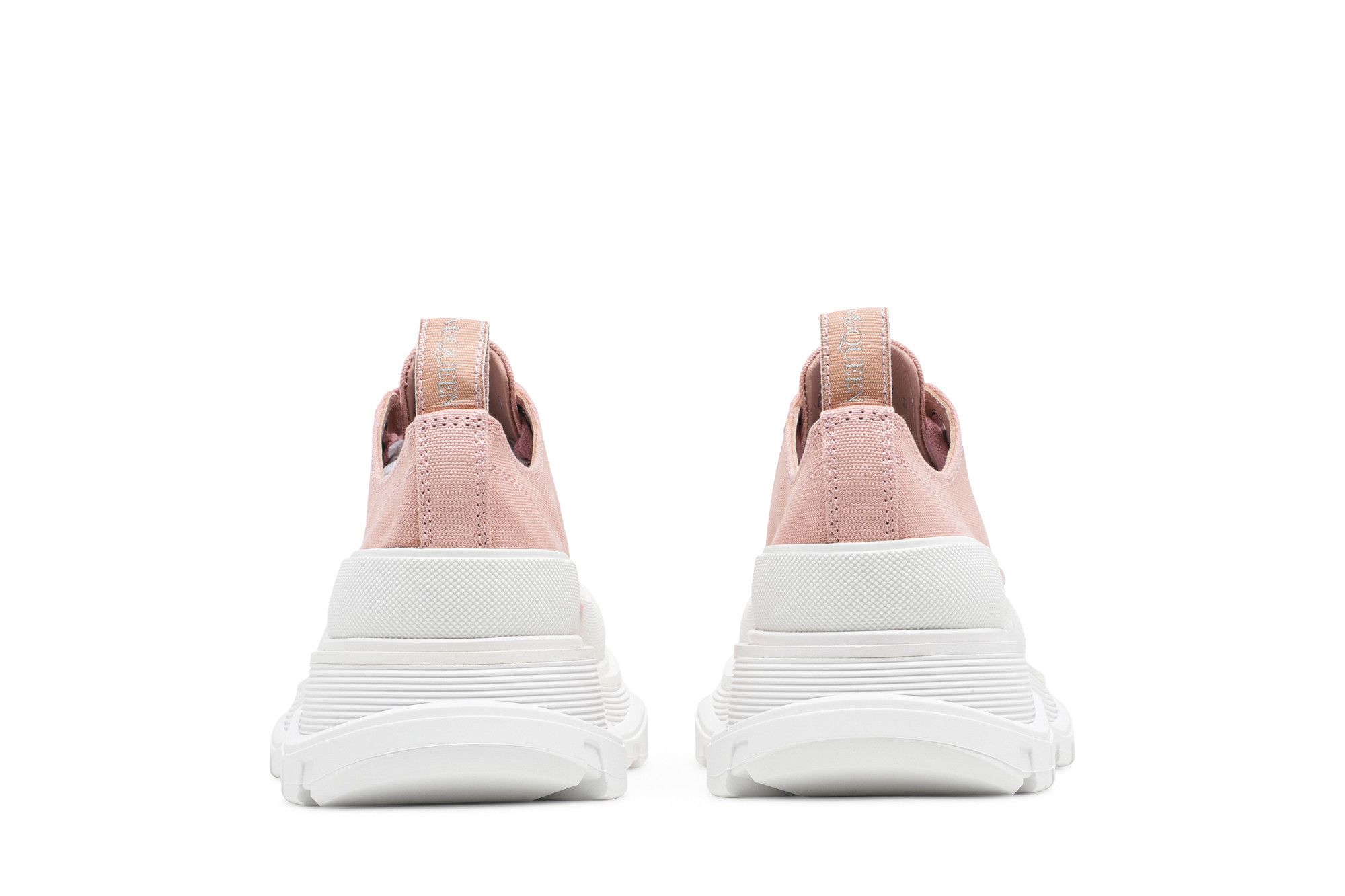 Sizing Alexander McQueen Tread Slick 系帶馬丁靴 女款 木蘭色