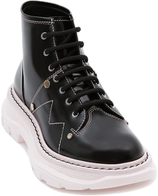 (W) Alexander McQueen Tread Slick Lace Up Boot 'Hitam Merah Jambu' 595469WHZ811488 Lookbook (W) Alexander McQueen Tread Slick Lace Up Boot 'Hitam Merah Jambu' 595469WHZ811488