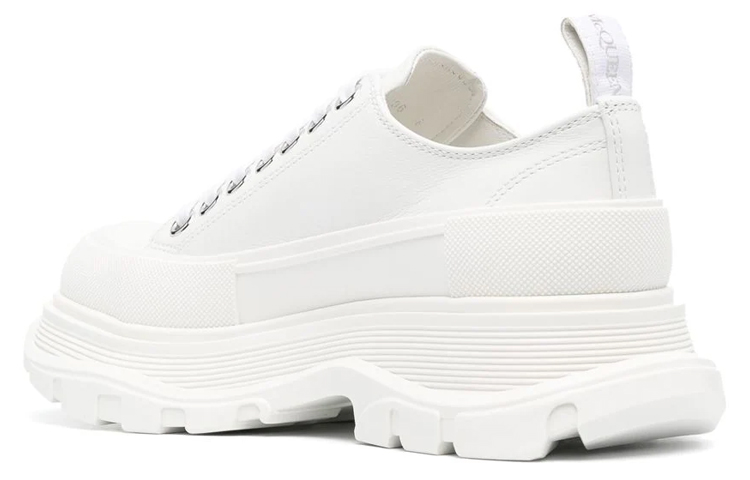 Lookbook (W) Alexander McQueen Tread Slick Sneaker ''Weiß'' 702042WHZ629071