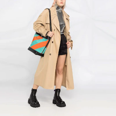 (W) 亚历山大王宽松中腰标志印花短裤黑色夏日款 4WC2214077-001 Shop (W) 亚历山大王宽松中腰标志印花短裤黑色夏日款 4WC2214077-001