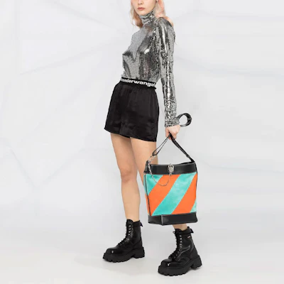 (W) 亚历山大王宽松中腰标志印花短裤黑色夏日款 4WC2214077-001 Purchase (W) 亚历山大王宽松中腰标志印花短裤黑色夏日款 4WC2214077-001