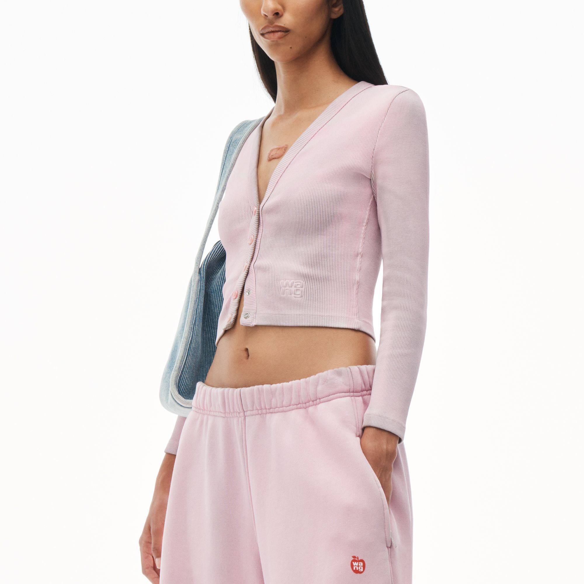 Purchase (W) Alexander Wang Pink Cardigan Rajut Crop V-Neck Kancing Solid. 4CC2242082688A