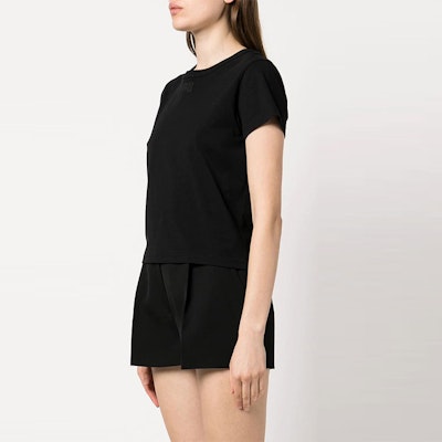 (W) Alexander Wang FW22 Kaos Hitam Logo Bordir Crewneck Reguler. 4CC3221358-001 Purchase (W) Alexander Wang FW22 Kaos Hitam Logo Bordir Crewneck Reguler. 4CC3221358-001