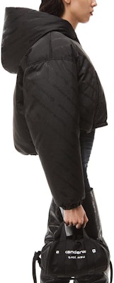 (W) Alexander Wang FW22 Jaket Logo Jacquard Hitam. 1WC4222408-001 Purchase (W) Alexander Wang FW22 Jaket Logo Jacquard Hitam. 1WC4222408-001