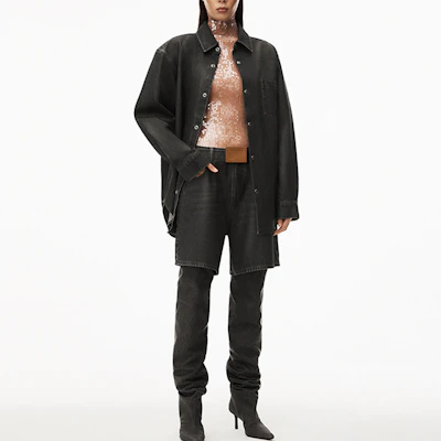 (W) 亚历山大王高腰做旧牛仔短裤 女款 - 淡灰色 4DC2234568-015 Lookbook (W) 亚历山大王高腰做旧牛仔短裤 女款 - 淡灰色 4DC2234568-015