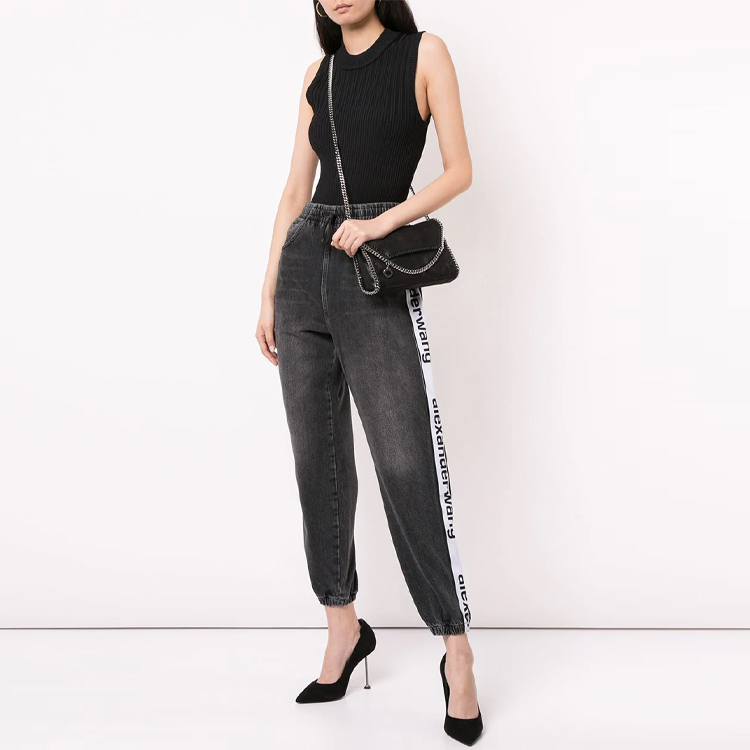 Shop (W) Alexander Wang Celana Jogger Jeans Wanita Logo Samping Hitam 4D994391CF
