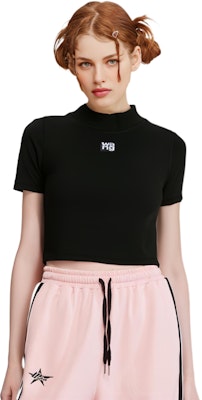 (W) 알렉산더 왕 SS21 로고 슬림핏 하프 터틀넥 니트 티셔츠 여성 블랙 4KC2191008-001 Lookbook (W) 알렉산더 왕 SS21 로고 슬림핏 하프 터틀넥 니트 티셔츠 여성 블랙 4KC2191008-001