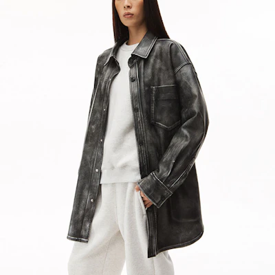(W) 亚历山大王 SS22 黑色复古皮革长袖衬衫夹克 1WC1223176-001 Purchase (W) 亚历山大王 SS22 黑色复古皮革长袖衬衫夹克 1WC1223176-001