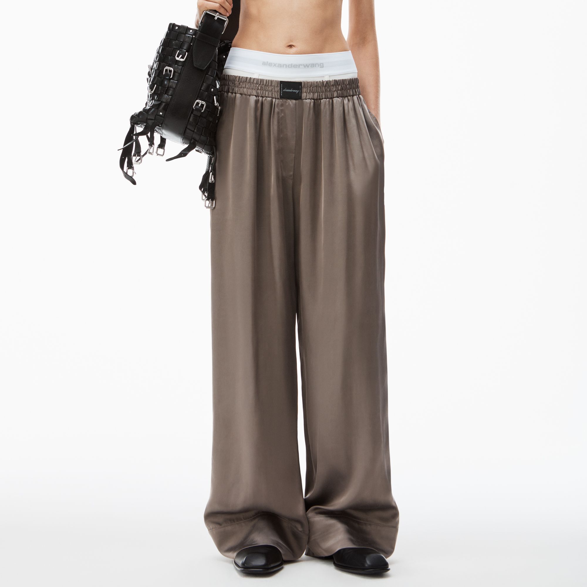 Lookbook (Women) Alexander Wang SS24  Loose Fit Zip-Up Casual Pants Grey. 4WC1244357-092