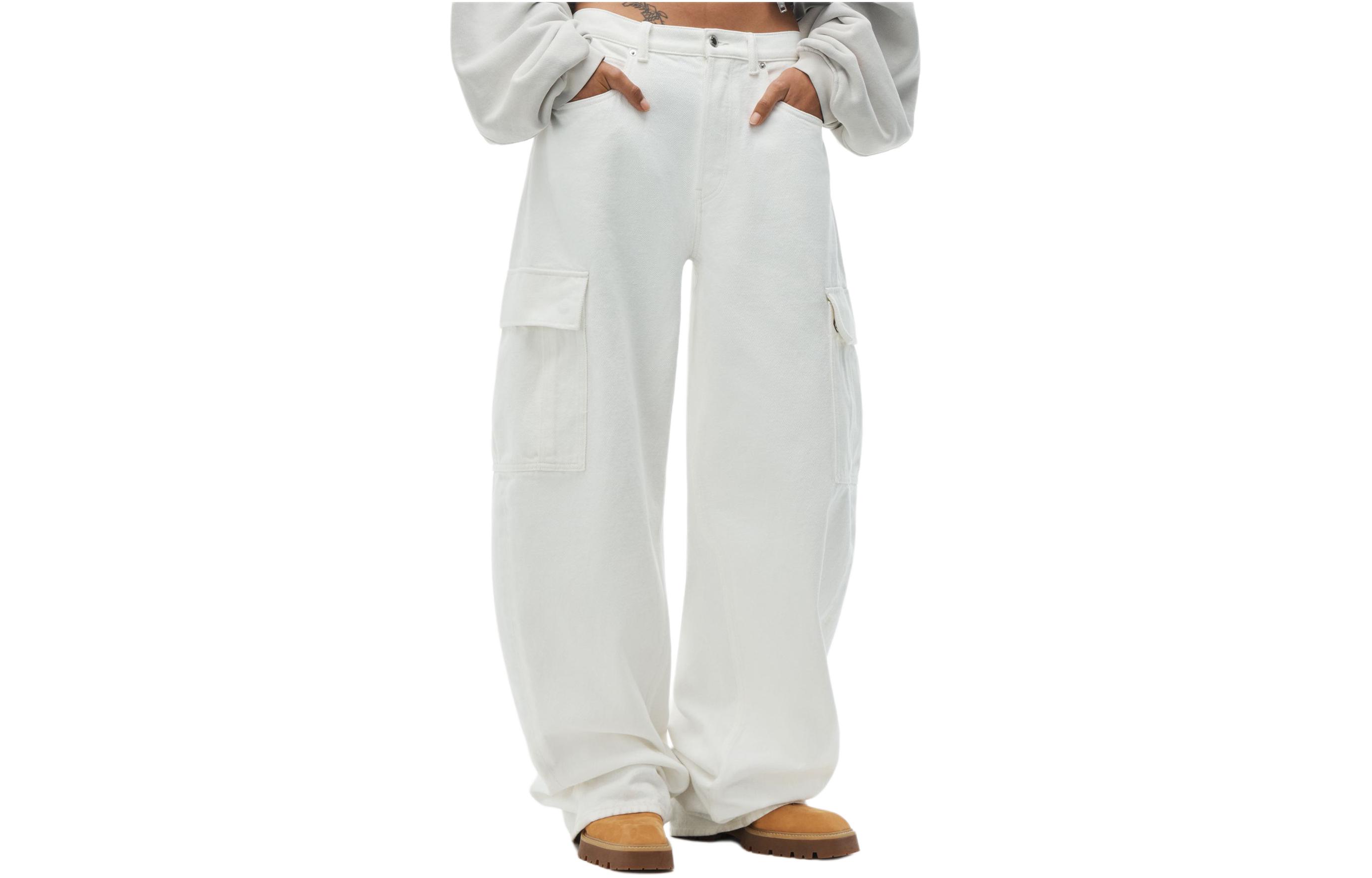 (Women) Alexander Wang SS24  Low-Rise Wide-Leg White Denim Jeans. 4DC2244305-120