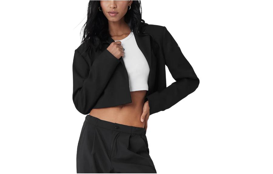 Order (W) Alo Yoga 黑色短款单扣长袖西装外套。 W4600R