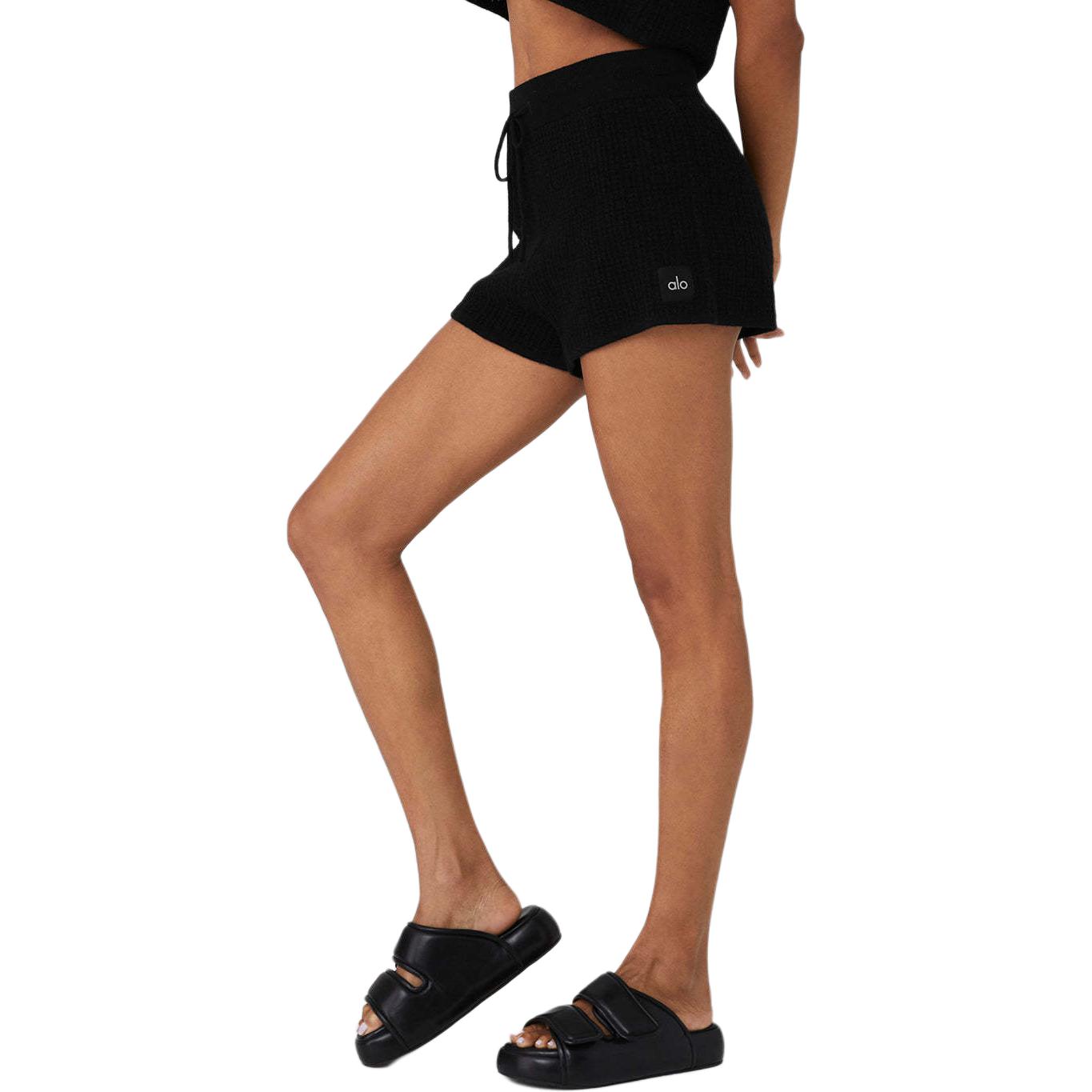 Details for (W) Alo Yoga 羊绒宽松透气休闲短裤 瓦楞布设计。 W6342R