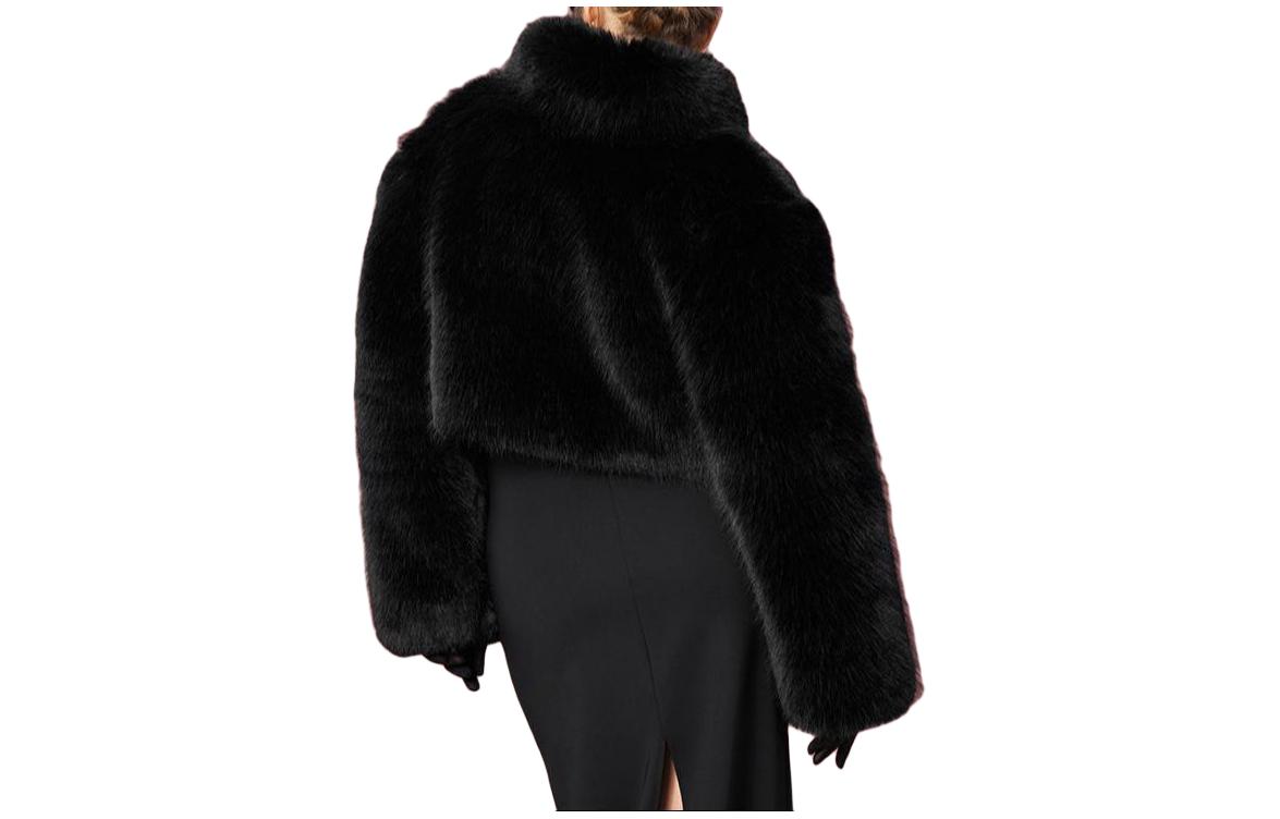 Lookbook (W) Alo Yoga 羊羔绒短款夹克 - 纯色，柔软舒适外套。 W4564R