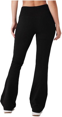 (W) Alo Yoga 纯色中腰喇叭针织运动裤 W51304R Lookbook (W) Alo Yoga 纯色中腰喇叭针织运动裤 W51304R