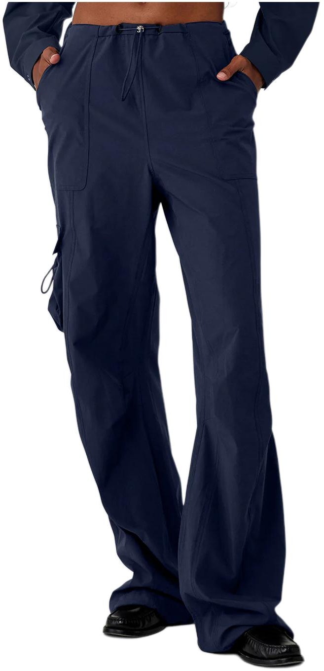 women-alo-yoga-solid-low-rise-parachute-straight-leg-cargo-pants-w51315-r