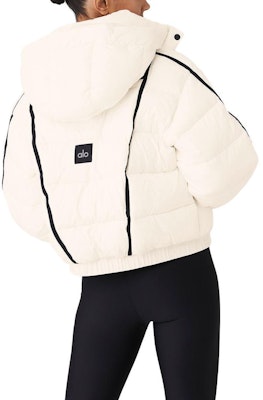 (W) Alo Yoga Aspen Love防水条纹羽绒夹克可拆卸帽 W4433R Lookbook (W) Alo Yoga Aspen Love防水条纹羽绒夹克可拆卸帽 W4433R