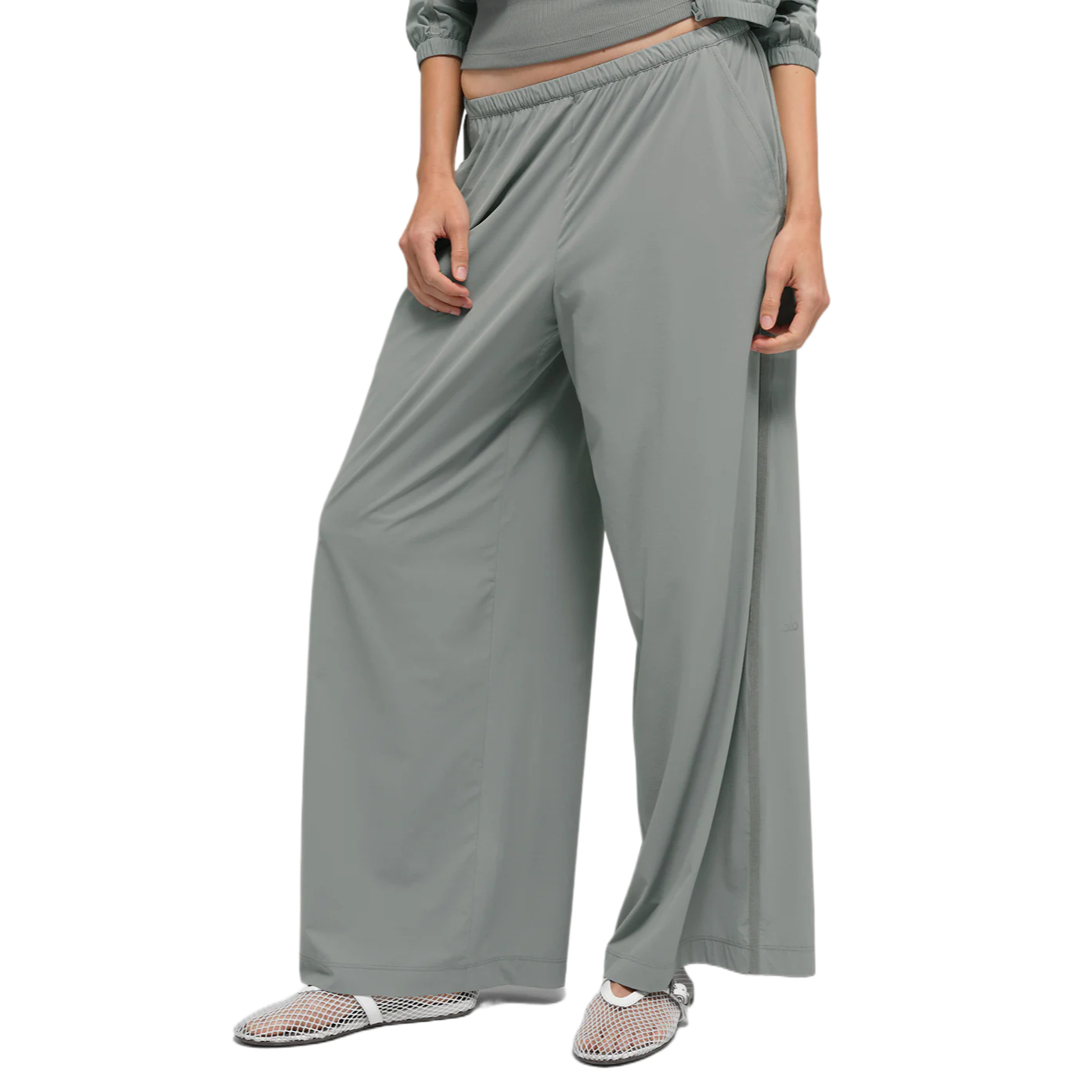 (Women) Alo Yoga Breezy Wide Leg Pants - Comfy & Stylish Casual Wear. W54329R