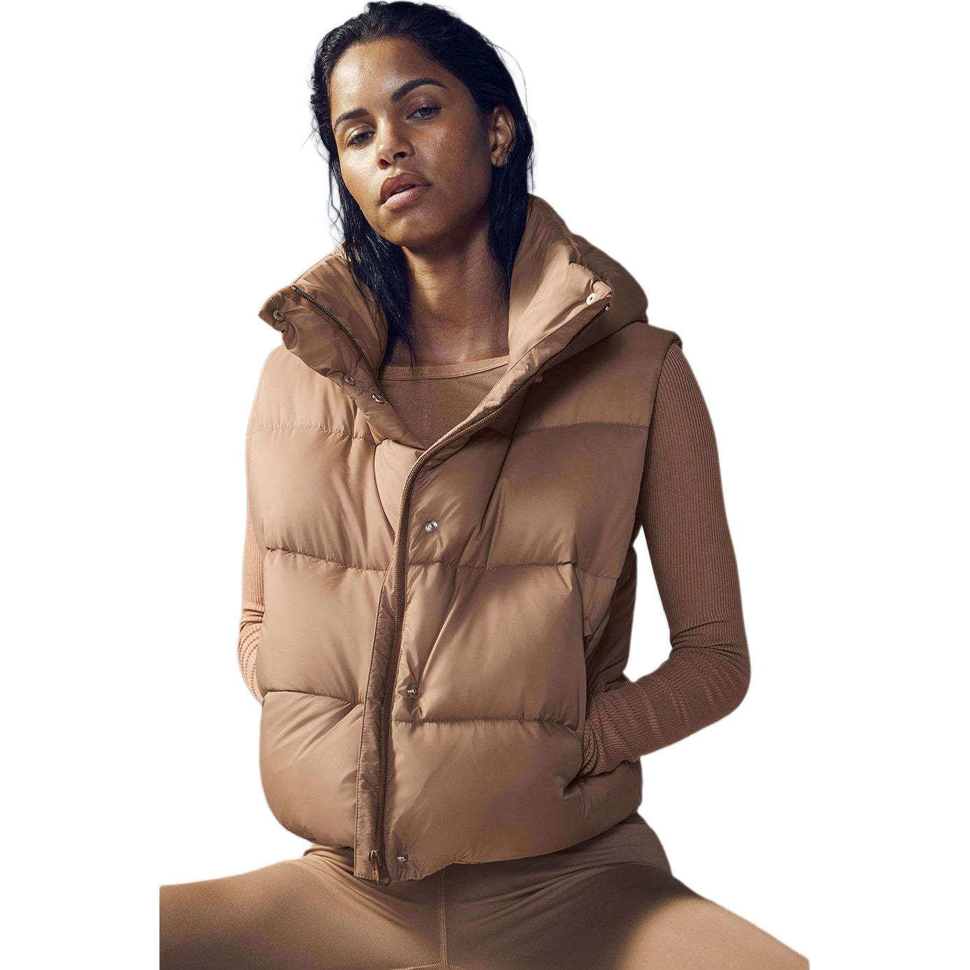 Sizing (W) Alo Yoga 金色拉链连帽修身羽绒背心. W4469R