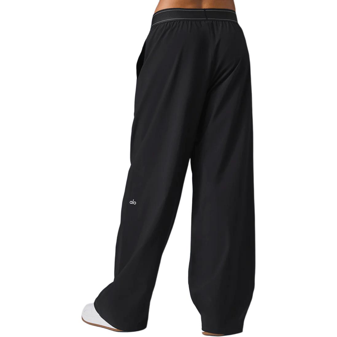 Lookbook (W) Alo Yoga 女士高腰宽松版轻便瑜伽裤。 W51432R