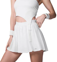 (Women) Alo Yoga Varsity Tennis Skirt White - Soft Pleated Design with Inner Shorts W6241R (Women) Alo Yoga Varsity Tennis Skirt White - Soft Pleated Design with Inner Shorts W6241R