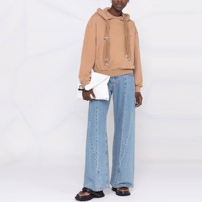 (W) AMBUSH FW21 Hoodie Coklat dengan Logo dan Detail Rumbai. BWBB004F21FLE0016262 Lookbook (W) AMBUSH FW21 Hoodie Coklat dengan Logo dan Detail Rumbai. BWBB004F21FLE0016262