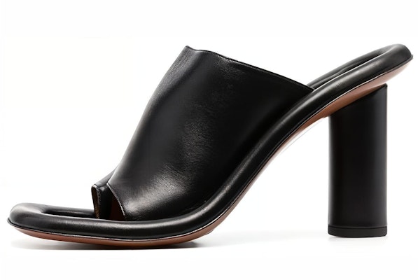 (W) AMBUSH Sepatu Kulit Tumit Chunky 'Hitam' BWIJ001S21LEA0011000 Buy (W) AMBUSH Sepatu Kulit Tumit Chunky 'Hitam' BWIJ001S21LEA0011000