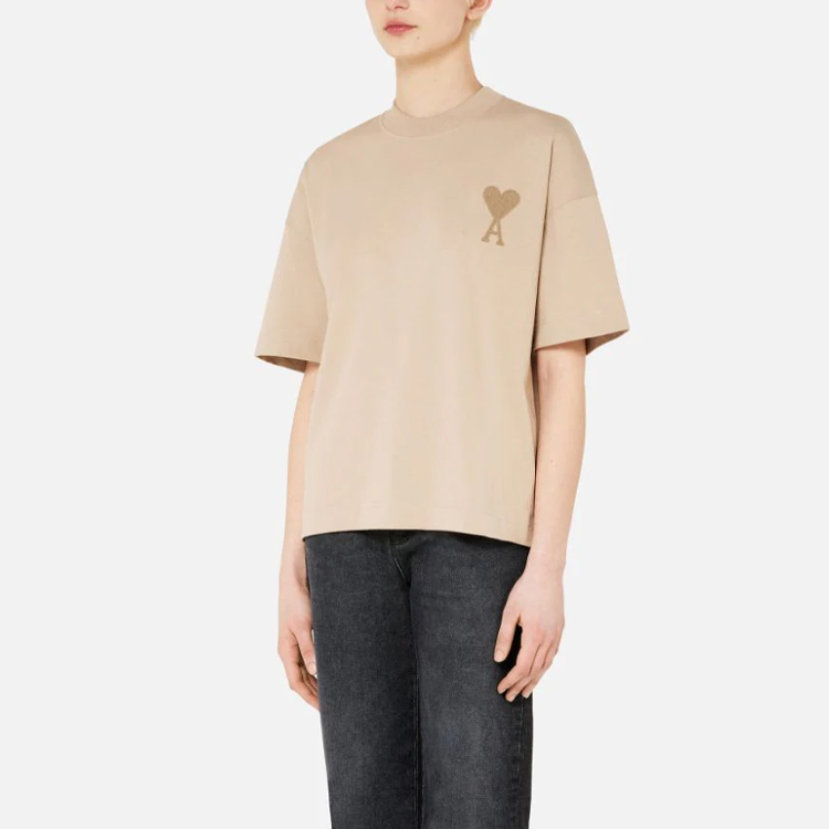 Purchase (W) AMI PARIS Beige T-Shirt Leher Bulat Logo Hati Sulam FW21. A21FJ128726-250