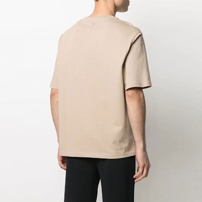 (W) AMI PARIS 米色心形Logo刺繡寬鬆版圓領T恤。 A21HJ128726-250 Shop (W) AMI PARIS 米色心形Logo刺繡寬鬆版圓領T恤。 A21HJ128726-250