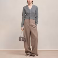 Lookbook (W) 아미 파리스 그레이 가디건 토널 하트 자수. FKC127005-055