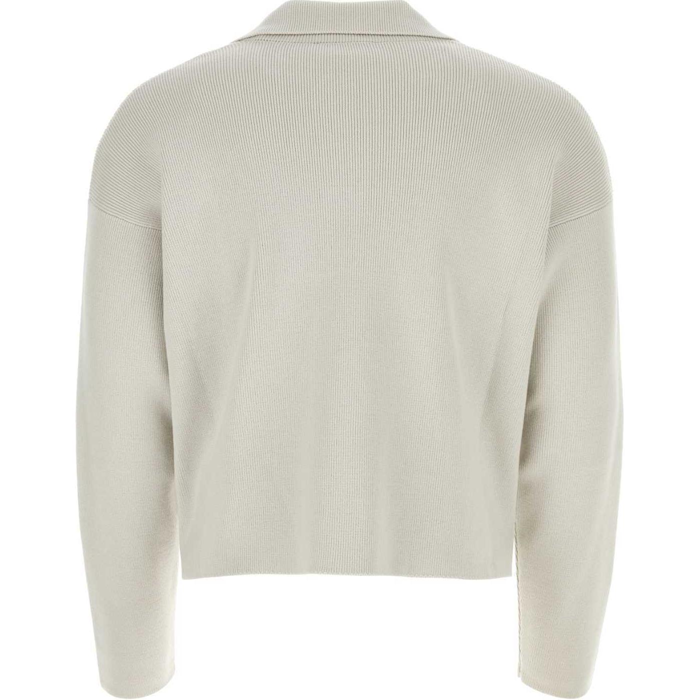 Lookbook (W) AMI PARIS Baju Polo Lengan Panjang Kelabu Putih Bersulam Hati. UPL346KN0042193