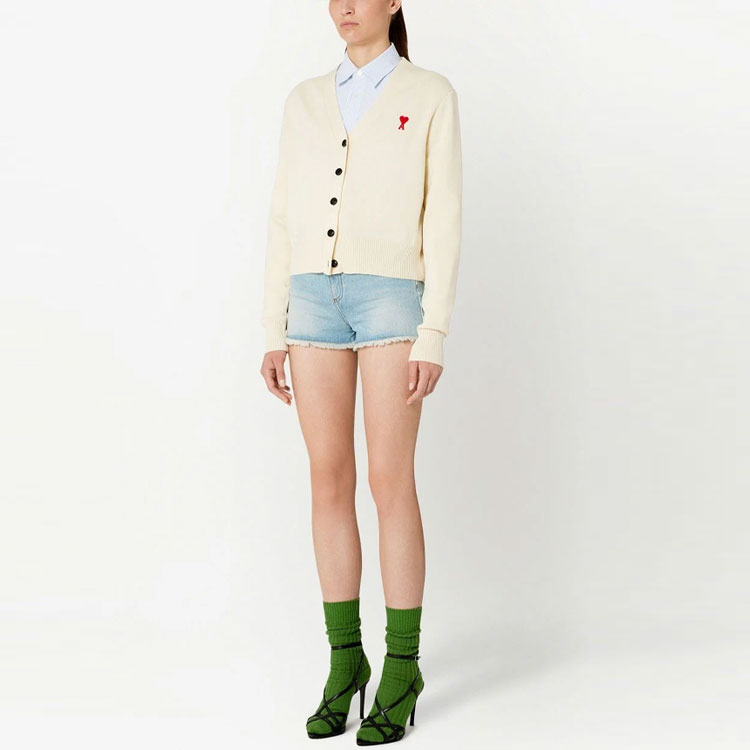 (Women) Ami Paris AMIPARIS  Beige Heart V-Neck Button-Up Knit Cardigan Long Sleeve. FKC010001-709 圖 3