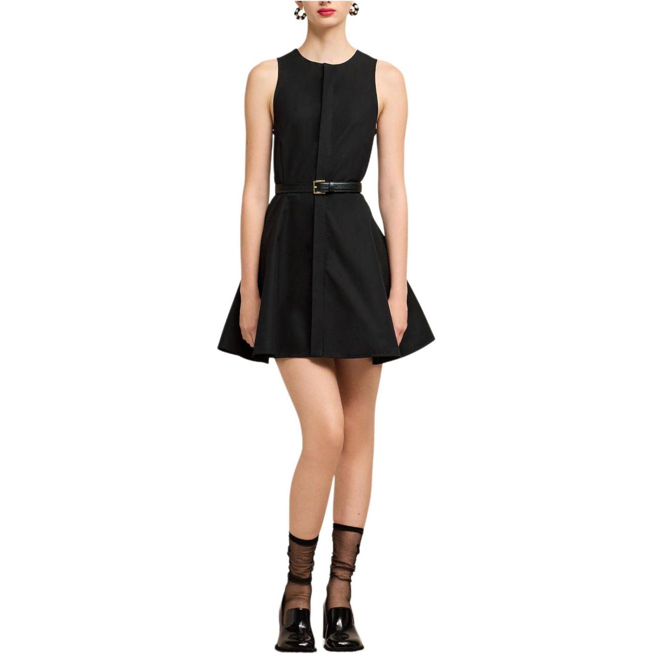 Lookbook (W) Ami Paris Vestido Negro Sin Mangas Corto Tipo Pullover. FDR116CO00-640