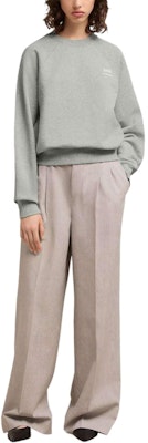 (W) Ami Paris AMIPARIS 標誌印花羅紋長袖運動衫 淺灰色。 E24USW024747-0951 Lookbook (W) Ami Paris AMIPARIS 標誌印花羅紋長袖運動衫 淺灰色。 E24USW024747-0951