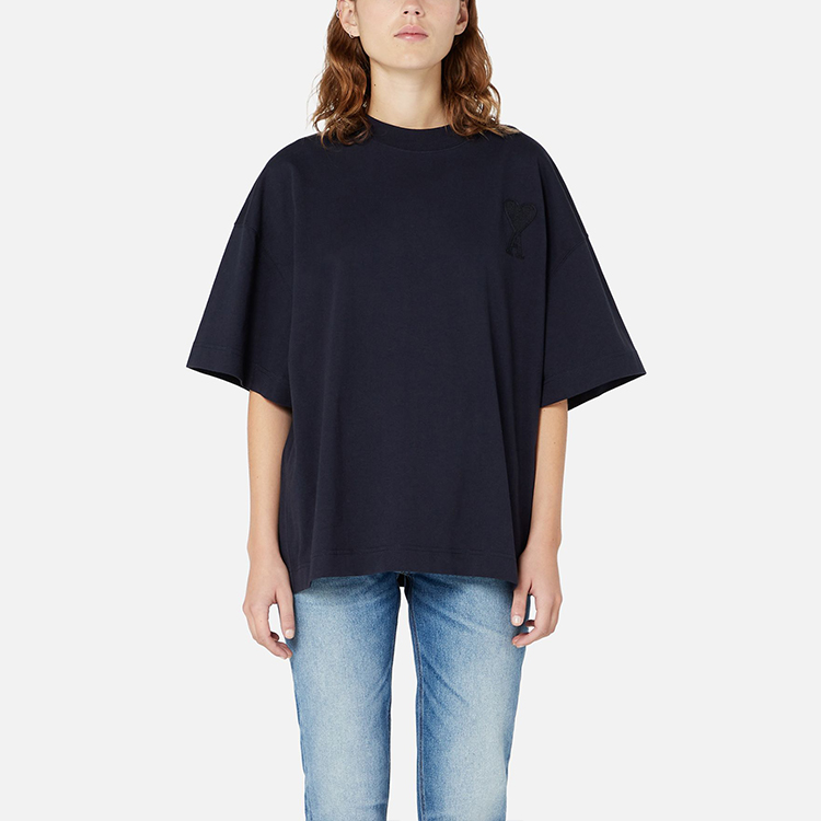 Lookbook (W) Ami Paris AMIPARIS SS21 海軍藍棉質心型標誌蝙蝠袖T恤。 E21FJ128726-410