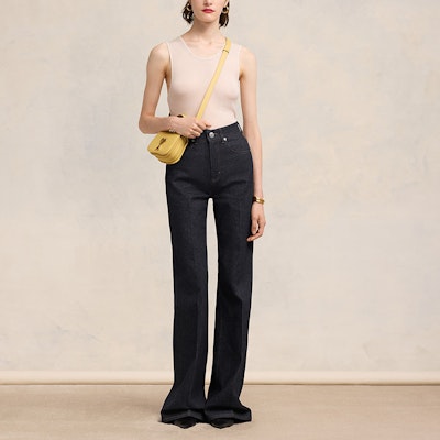 (W) Ami Paris AMIPARIS SS24 Vaqueros Indigo Flare de Tiro Alto FTR420-DE0011402 Lookbook (W) Ami Paris AMIPARIS SS24 Vaqueros Indigo Flare de Tiro Alto FTR420-DE0011402