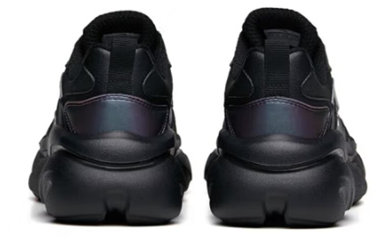 Shop Anta安踏 喵爪 低筒 爸爸鞋 女款 黑銀色