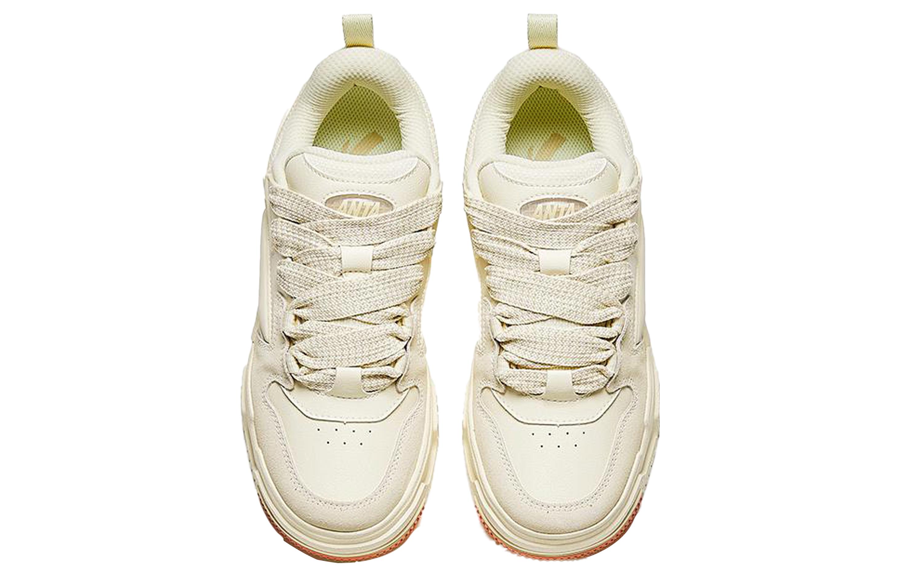 Lookbook 安踏 微糖面包鞋 舒適休閒 耐磨 低幫 板鞋 女款 米色