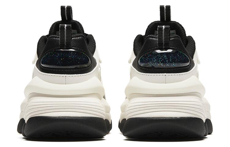 Shop (W) Anta Sepatu Sporty Low-Top Hitam Putih Shock-Absorbent untuk Pria 122418885-8