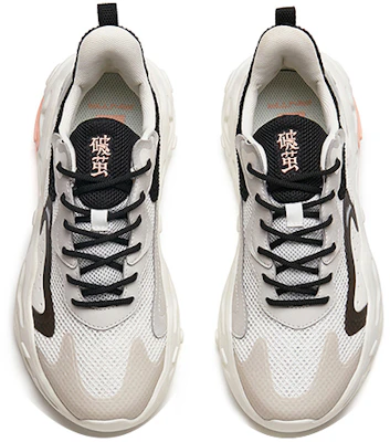 Anta安踏 破繭 低筒 運動休閒鞋 女款 白黑 Lookbook Anta安踏 破繭 低筒 運動休閒鞋 女款 白黑