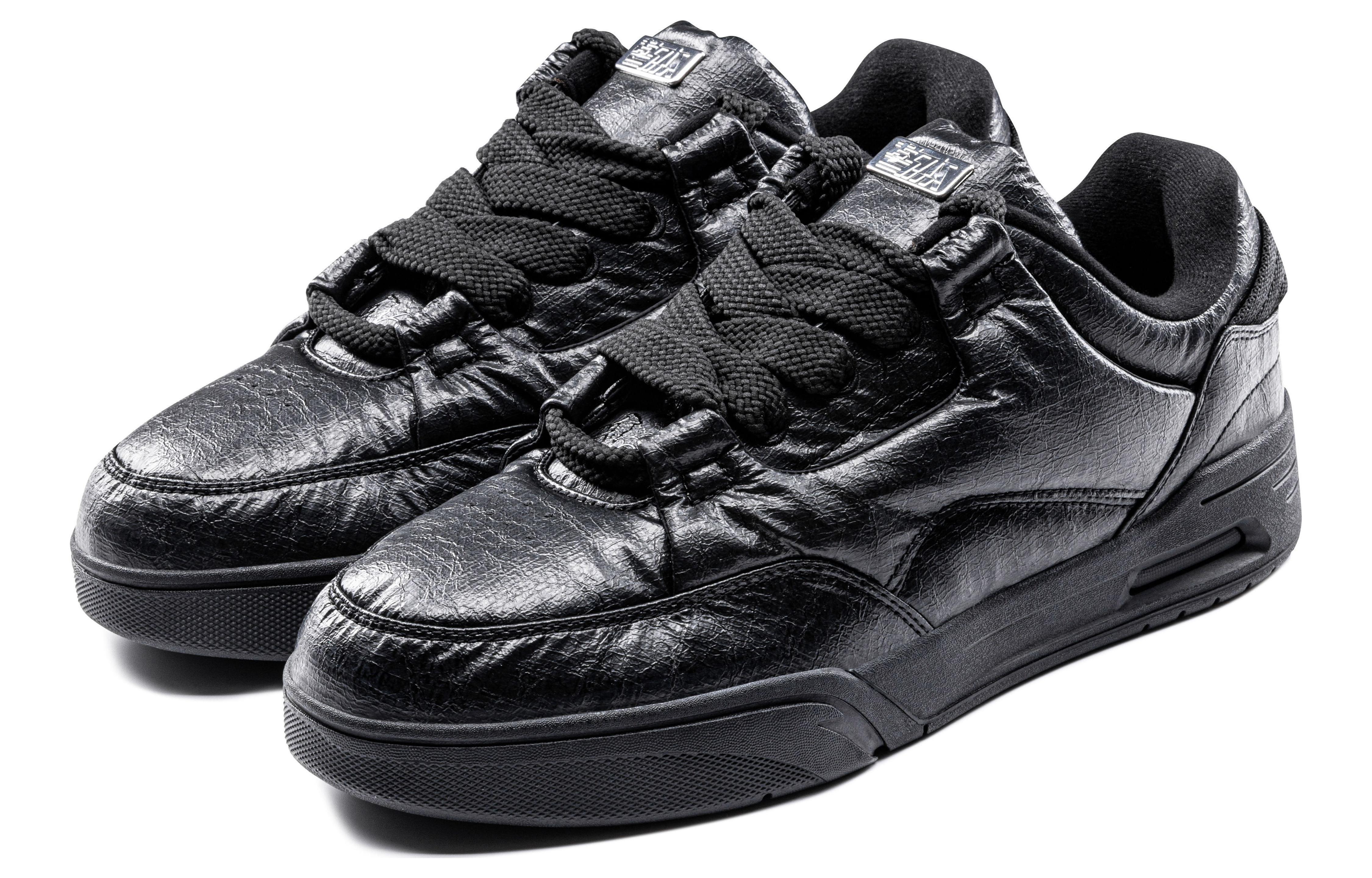 Lookbook 安踏 骜杰 造紙術 百搭舒適 減震耐磨 低幫 板鞋 女款 黑色