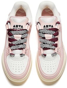 安踏 骜杰 潮流麵包鞋 防滑耐磨輕便 低幫 板鞋 女款 粉 Lookbook 安踏 骜杰 潮流麵包鞋 防滑耐磨輕便 低幫 板鞋 女款 粉