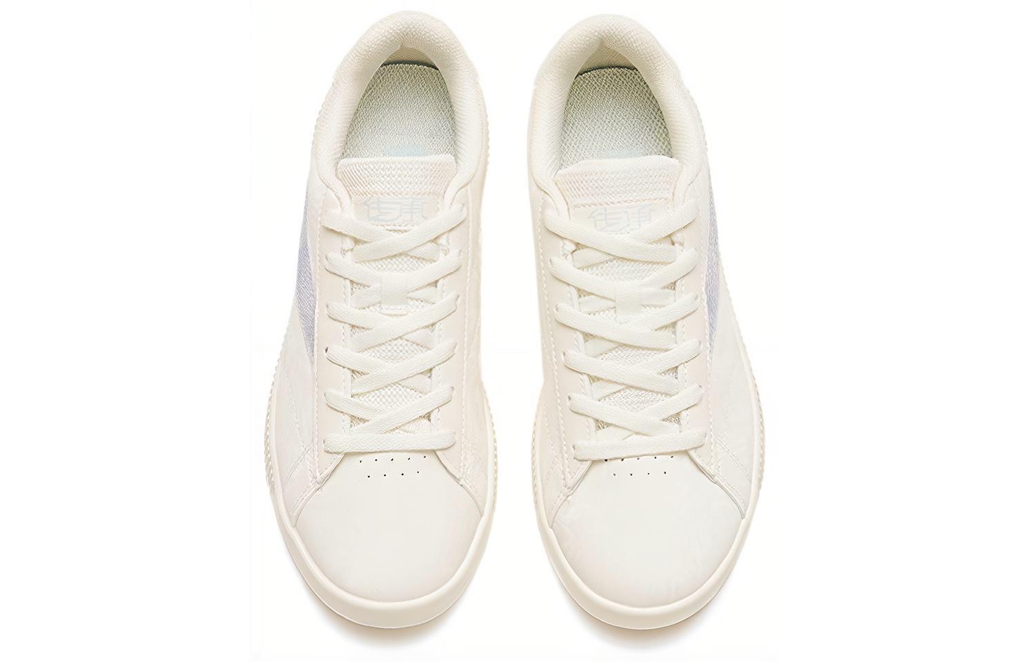 Shop (Women) Anta Casual Low-Top 'White Blue' 122258066-3