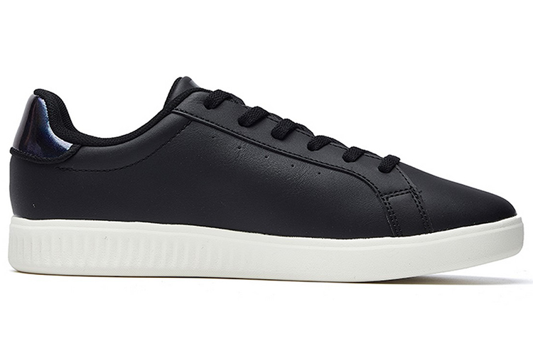 Order (W) Anta Kasual Rendah 'Hitam dan Putih' 122038062-3