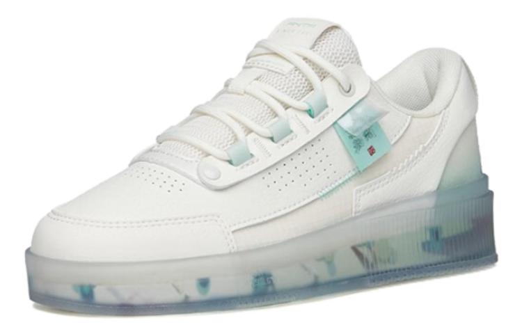 Lookbook (W) 安踏休闲低帮鞋 '果冻白绿' 922228030-5